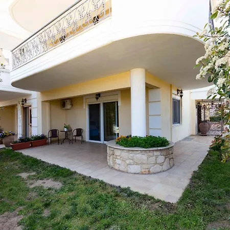Apartment Elvis Nest Nea Moudania
