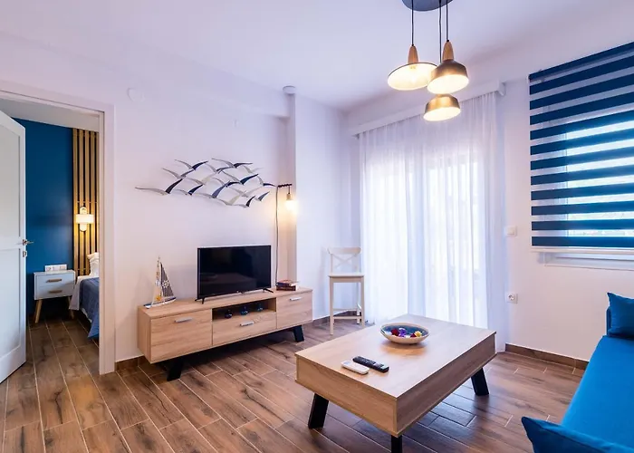 Elvis Nest 尼亚·蒙达尼亚