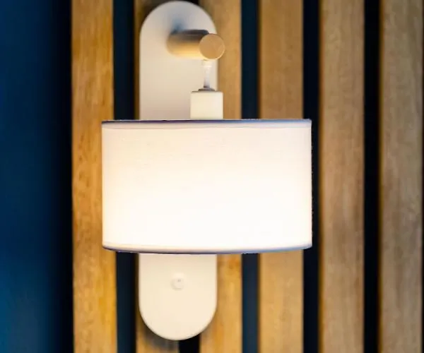 Elvis Nest * 尼亚·蒙达尼亚