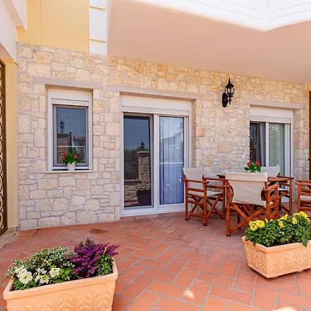 アパート Elvis Nest