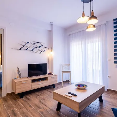 Elvis Nest ネア・ムダニア