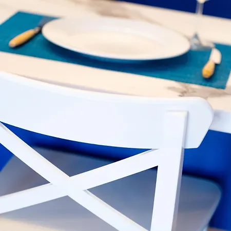 Elvis Nest ネア・ムダニア