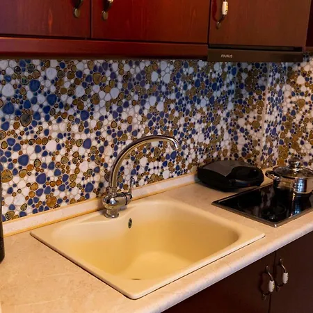 Elvis Nest アパート ネア・ムダニア